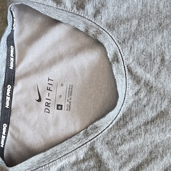 Nike pro sleeveless - Picture 2 of 4